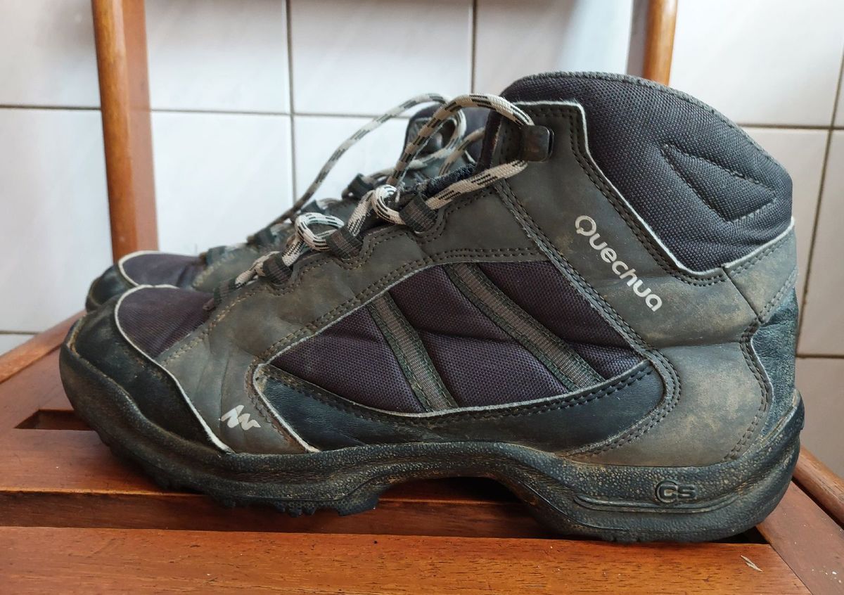 Quechua bota sale trilha