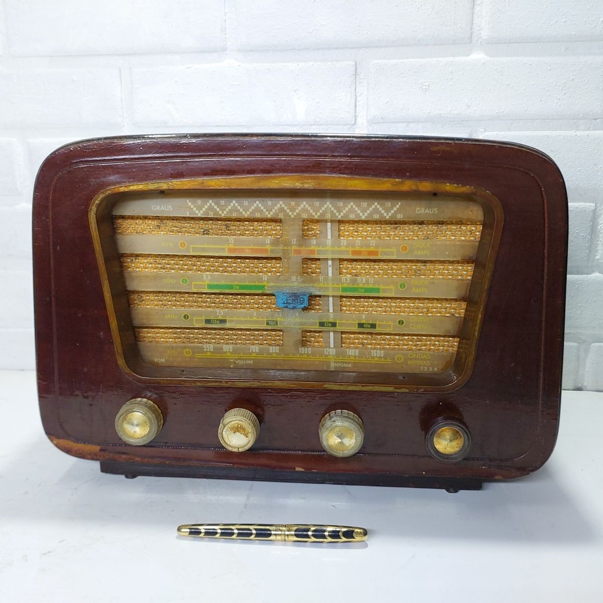 Rádio Antigo Semp Não Funcio Uso Decoração 3,7kg 42x29x22cm Móvel de