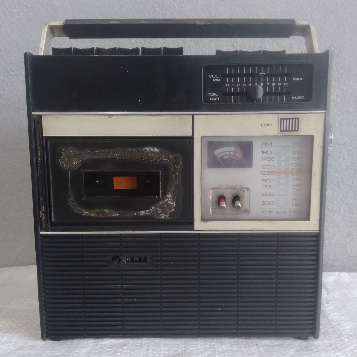 Rádio Retrô Portátil Vintage Bluetooth Fm Am Sw Usb P2 Sd Recarregável