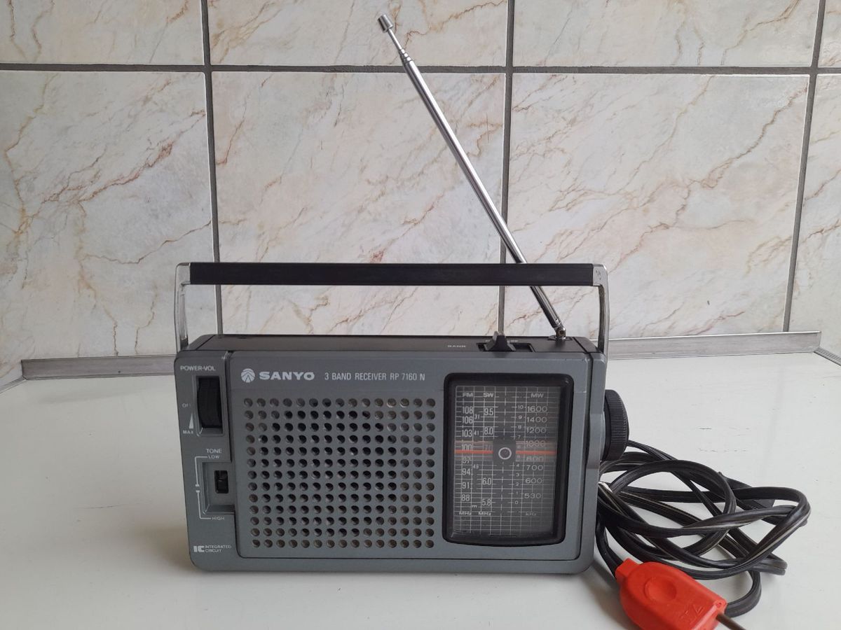 Rádio Portátil da Marca ( Sanyo / Rp 7160 N ) | Radio Portatil