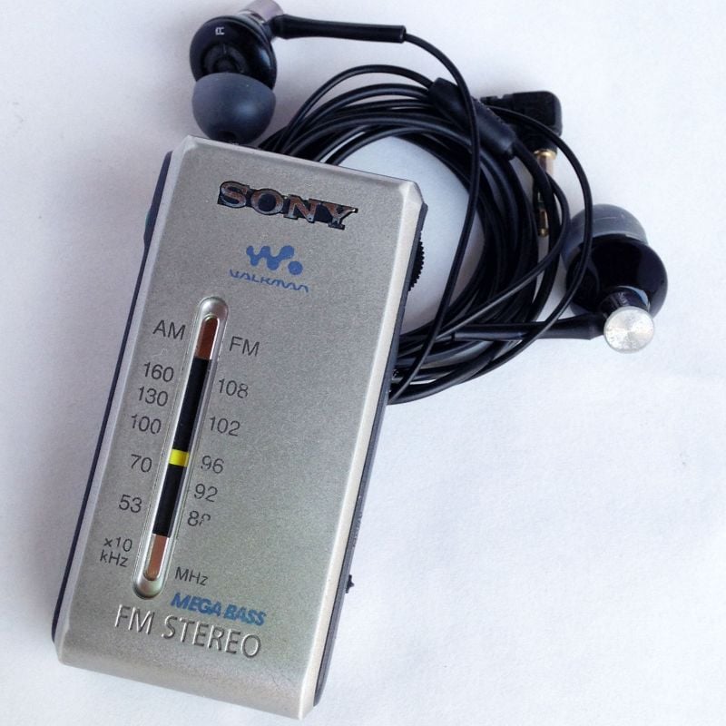 Radio Portatil Walkman Mega Bass Sony Srf-S84 | Item de Música