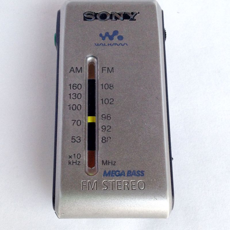 Radio Portatil Walkman Mega Bass Sony Srf-S84 | Item de Música