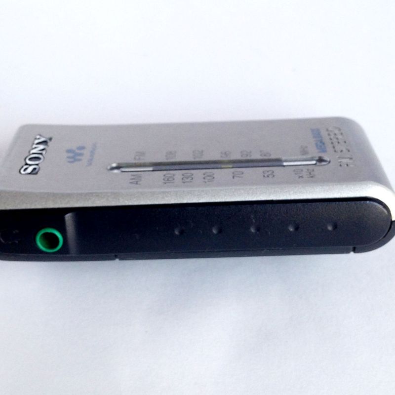 Radio Portatil Walkman Mega Bass Sony Srf-S84 | Item de Música
