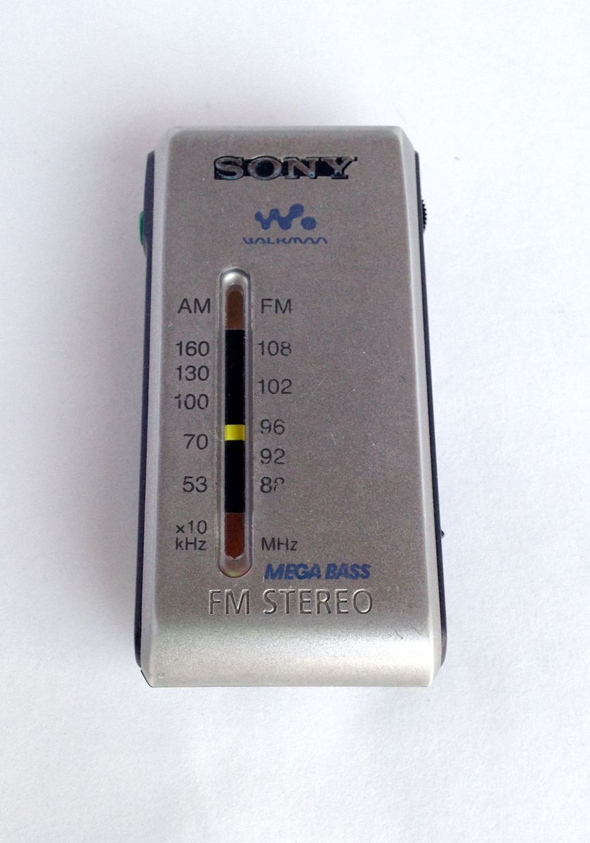 Radio Portatil Walkman Mega Bass Sony Srf-S84 | Item de Música