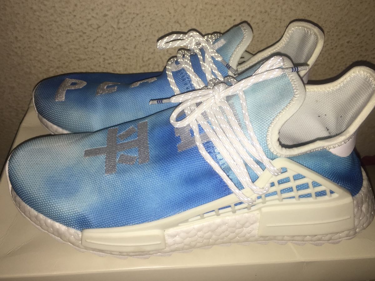 tenis adidas human race