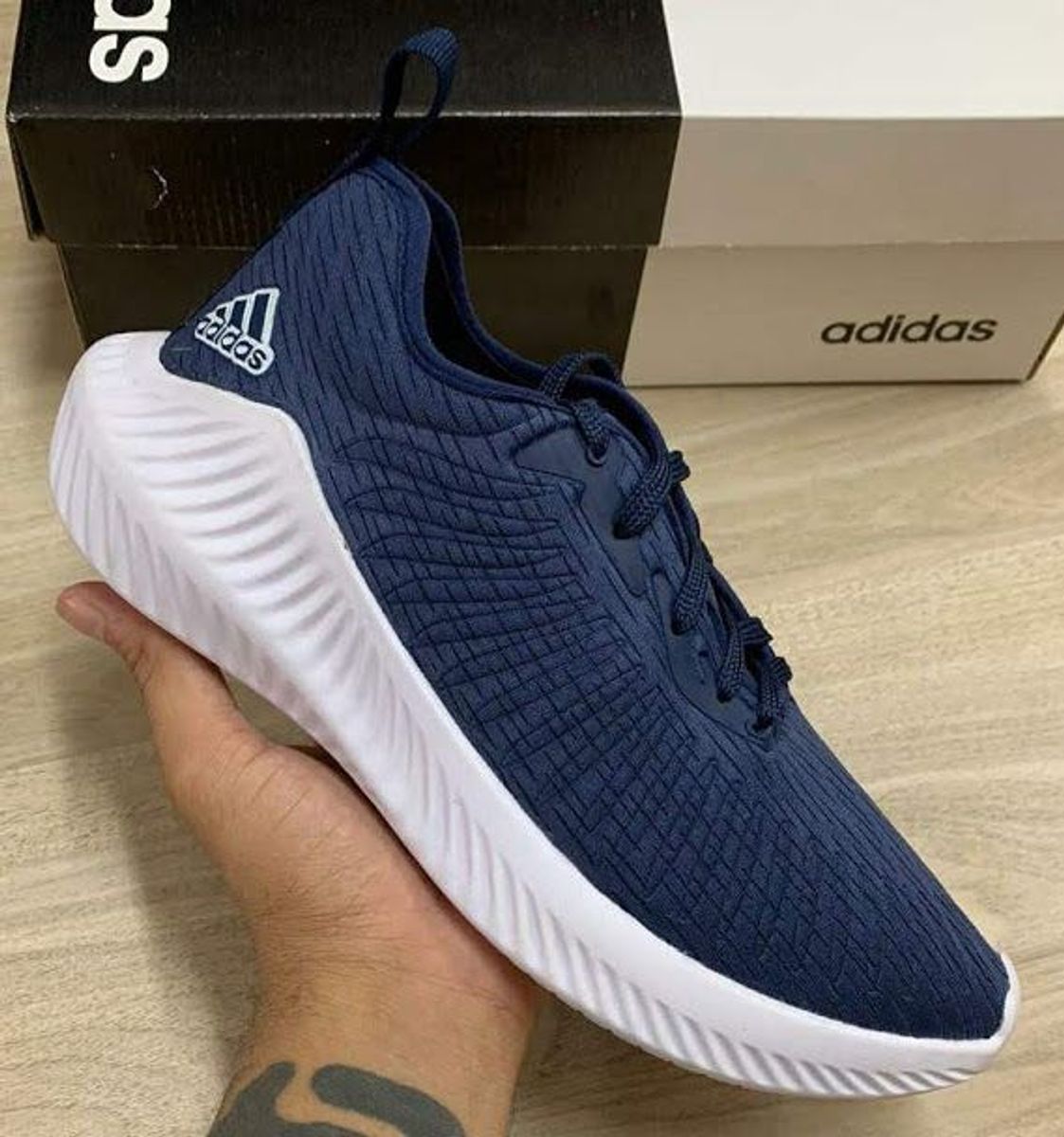 tenis adidas masculino para academia