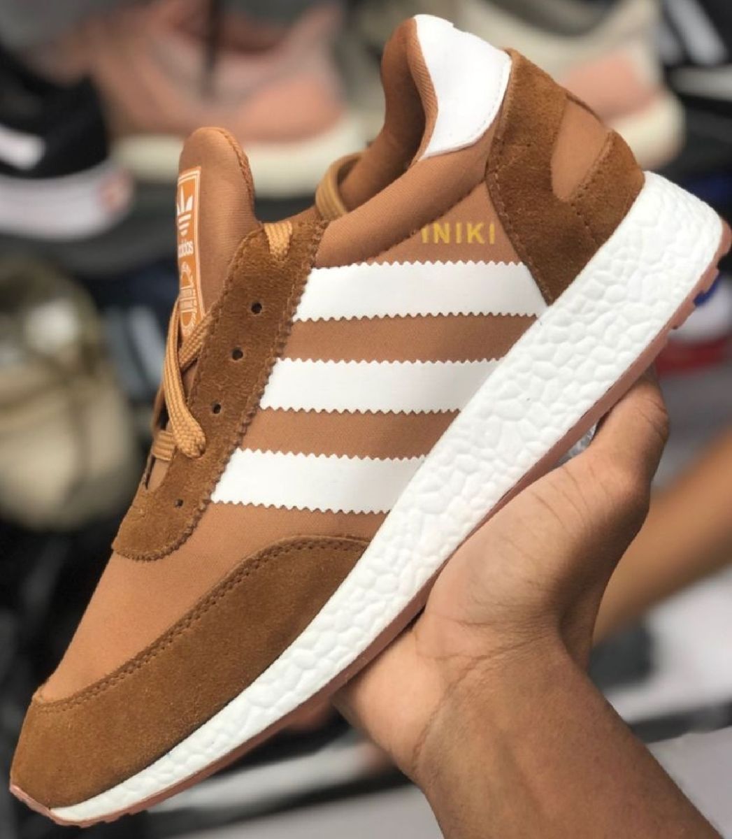iniki marrom