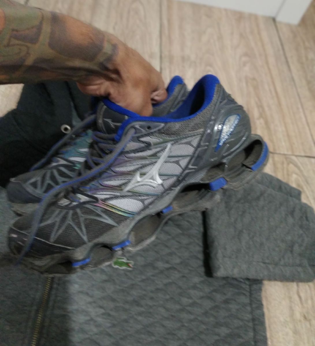 tênis mizuno de mola