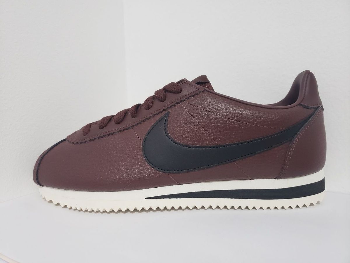 nike de couro marrom
