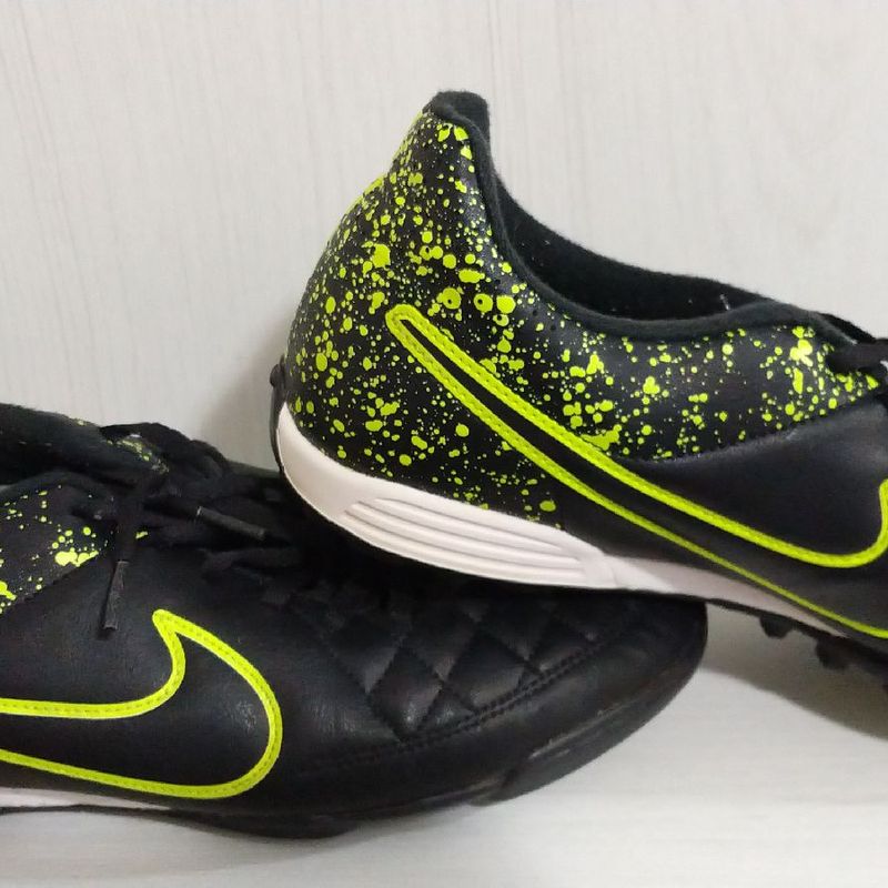 tênis futebol society