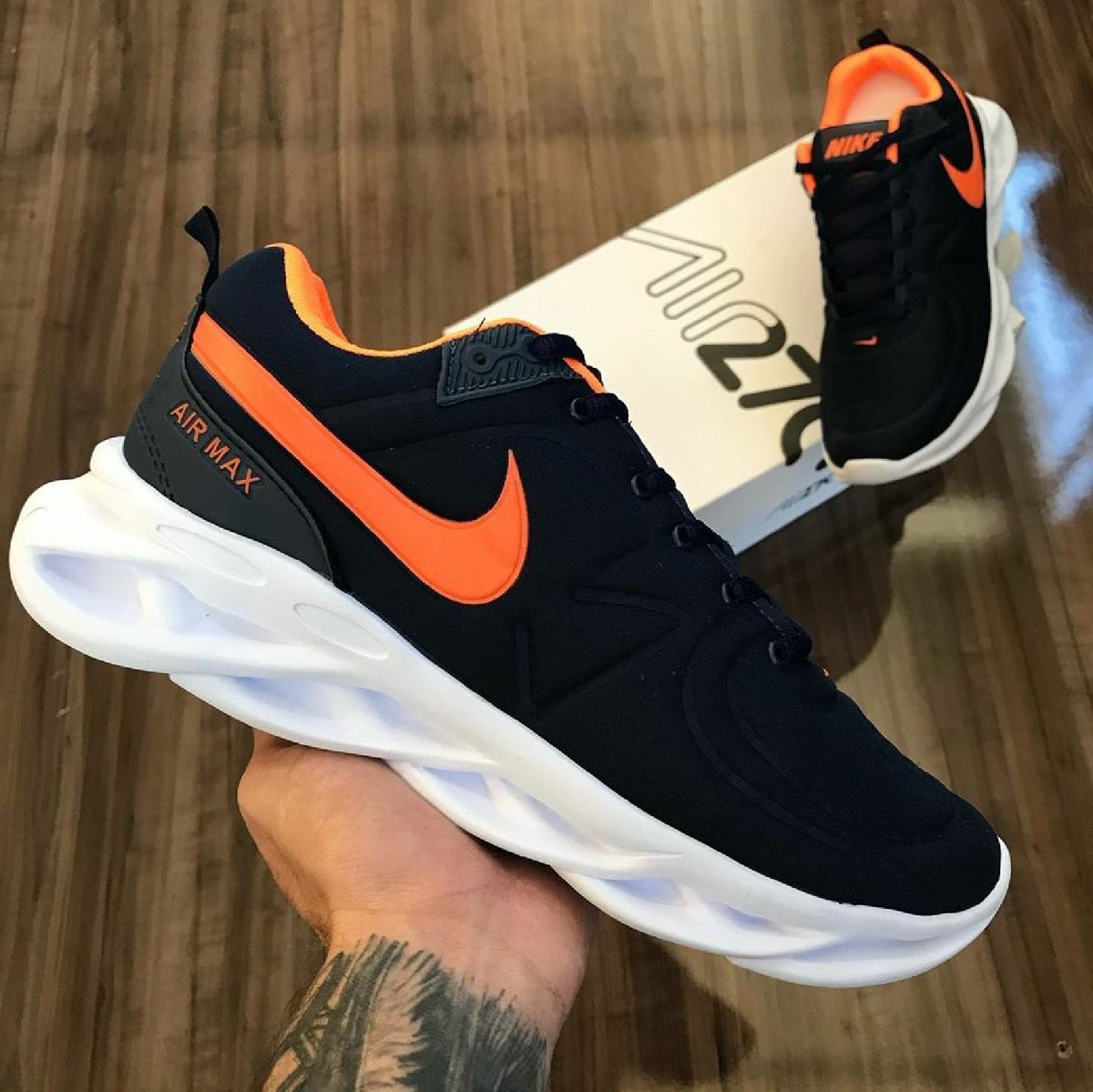 air max preto com laranja