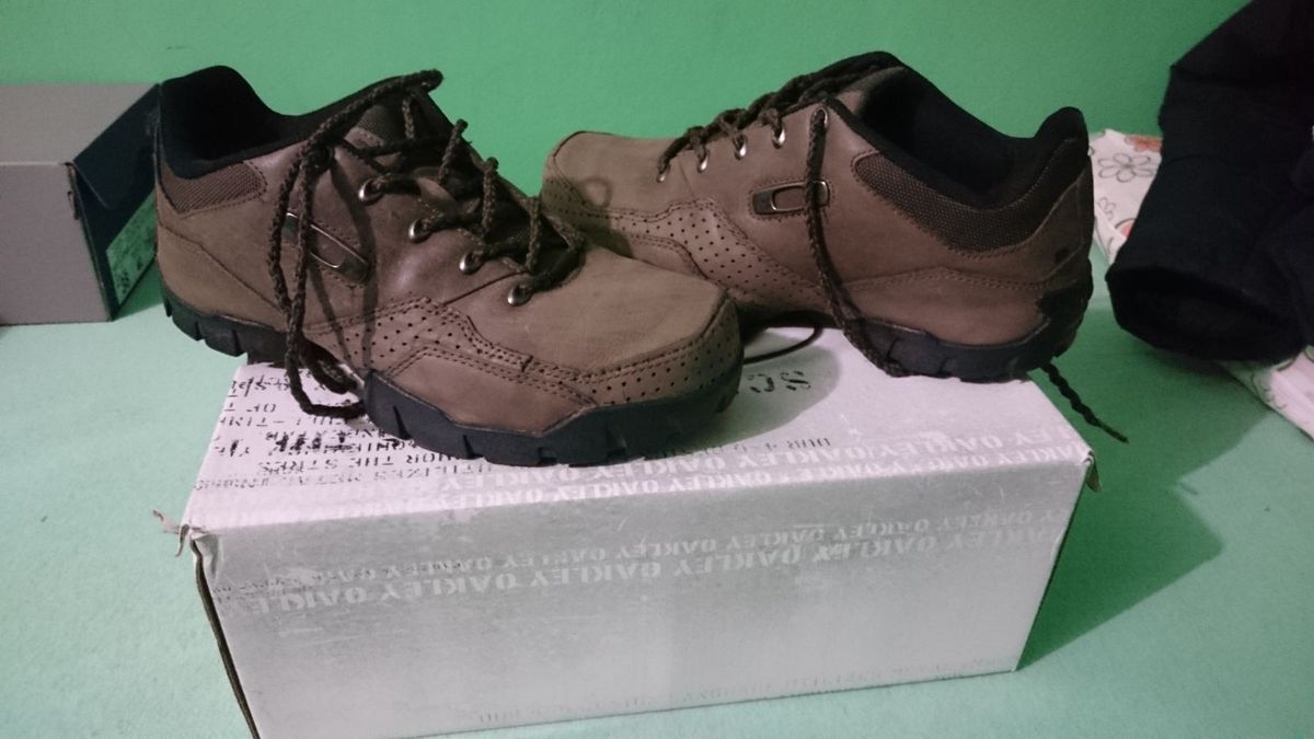 tenis oakley tracker