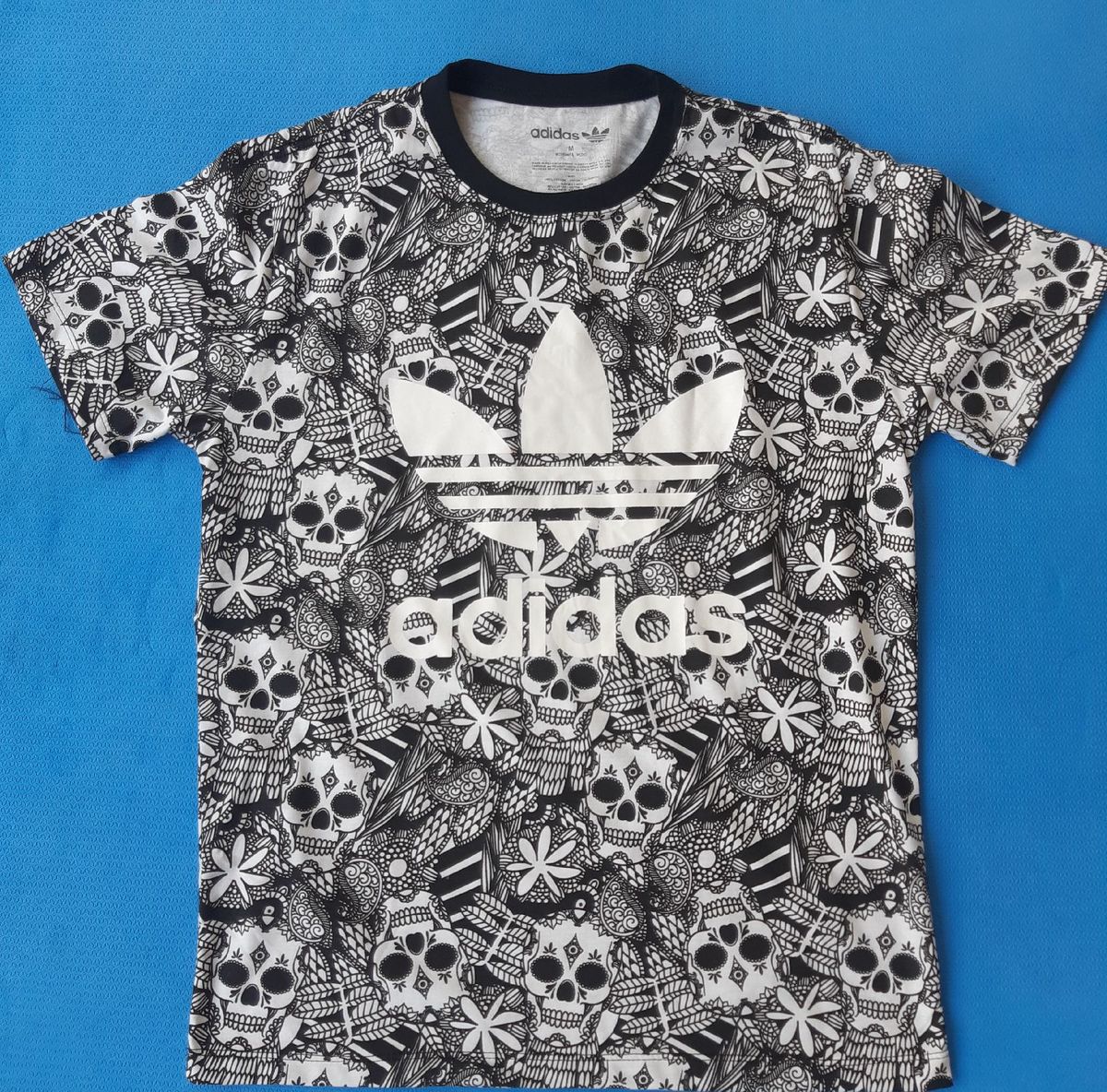 camiseta adidas floral masculina