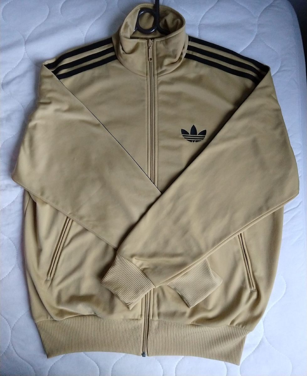 jaqueta adidas preta e dourada