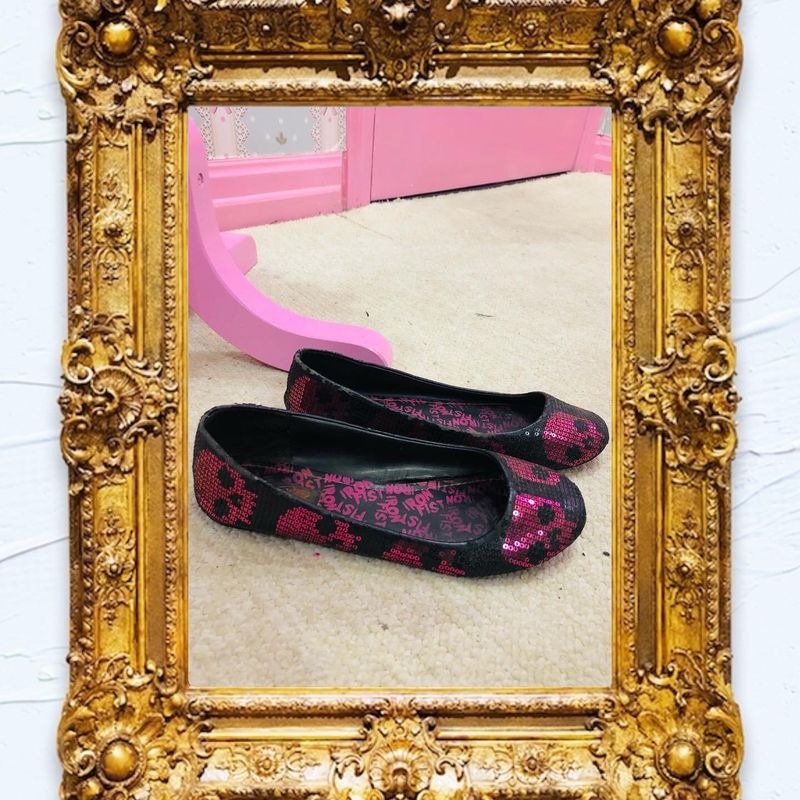 Raridade! Sapatilha Importada da Marca Iron Fist Inteira de Paête Preto com  Caveiras em Paête Sapatilha Feminina Iron Fist Usado 76431931