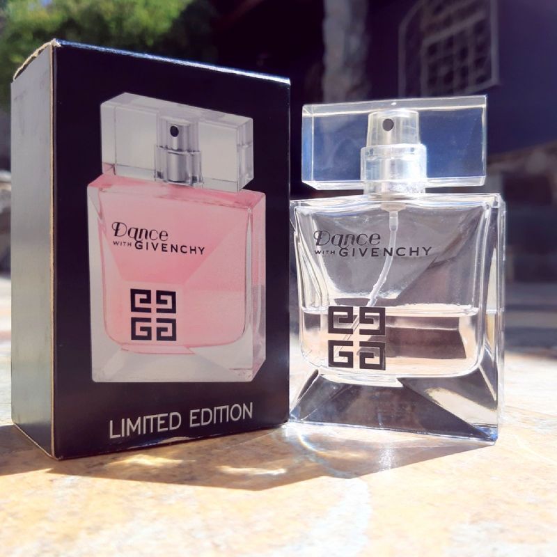 Givenchy Dance with Givenchy Eau De Toilette Spray (Limited Edition) - 50  ml : : Beauty