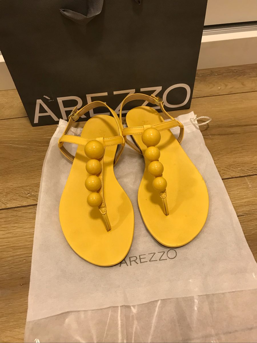 rasteira esferas arezzo