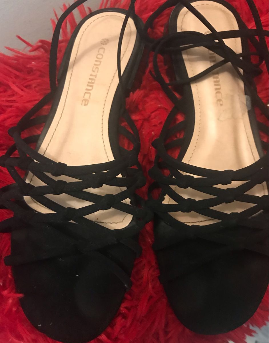 rasteira com tiras de amarrar