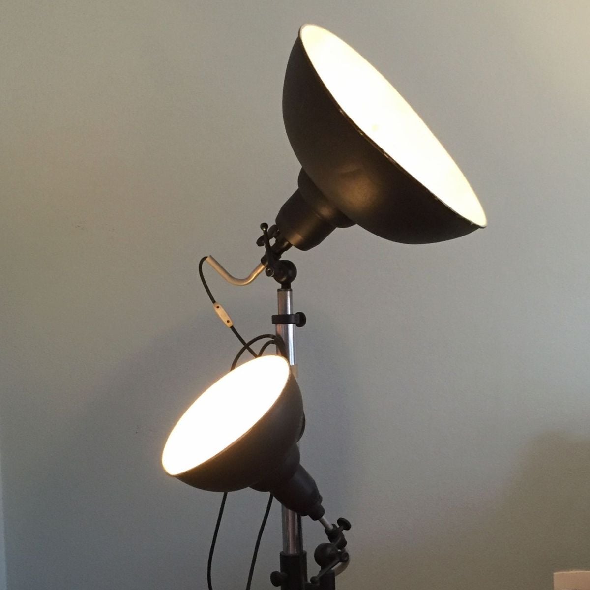 Refletor Antigo de Estúdio | Móvel p/ Iluminação Usado 14429901 | enjoei