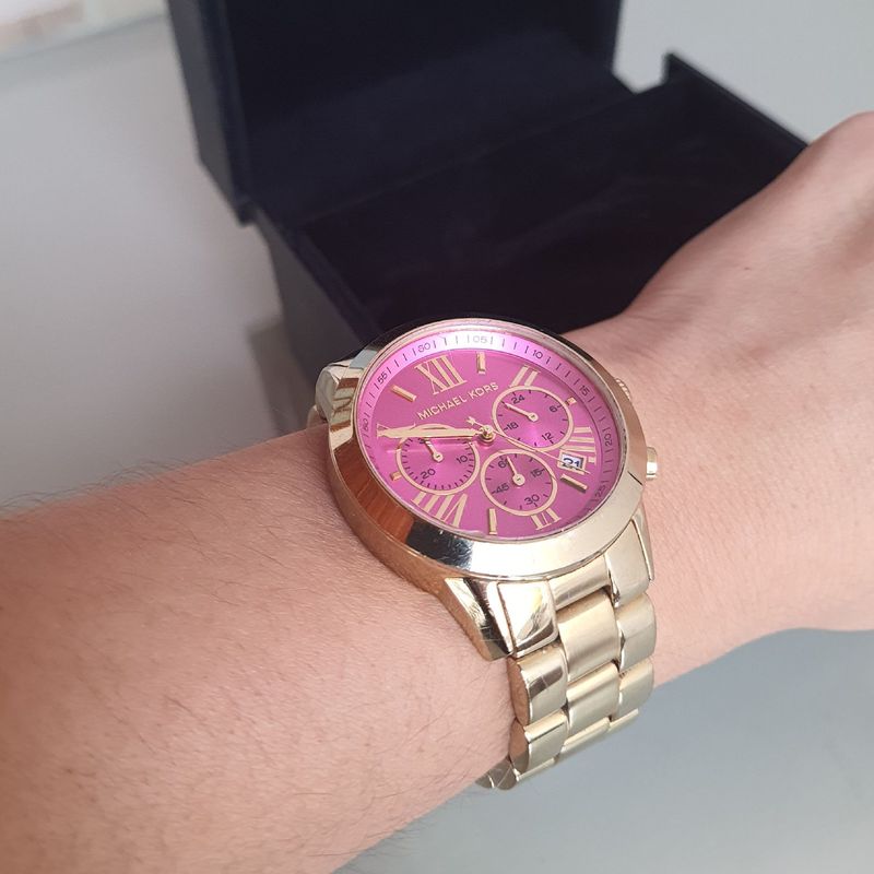 Relogio michael hot sale kors fundo rosa