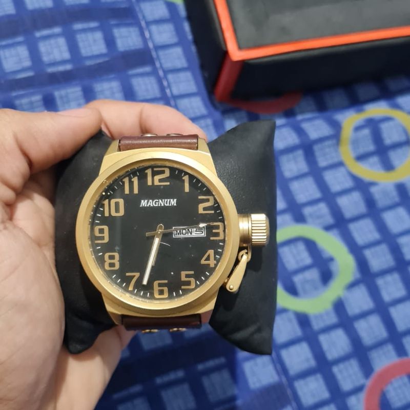 Relógio Magnum Analógico Masculino Dourado Pulseira de Couro Marrom  MA32952P em Promoção na Americanas