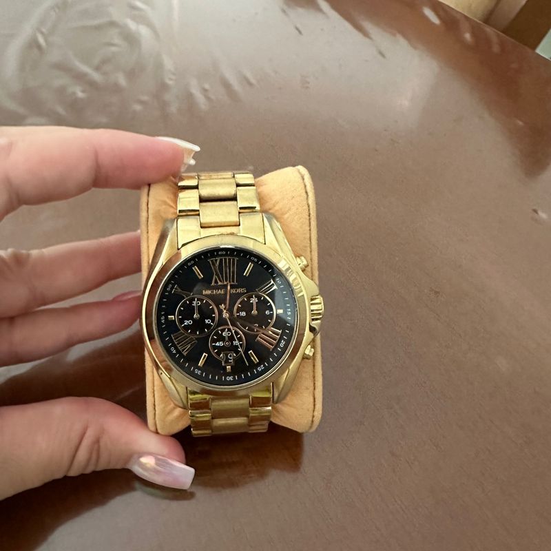 Relogio michael kors fundo hot sale preto