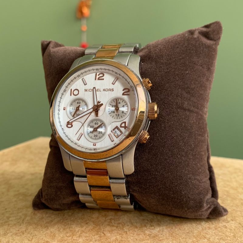 Relogio michael kors feminino dourado best sale e prata