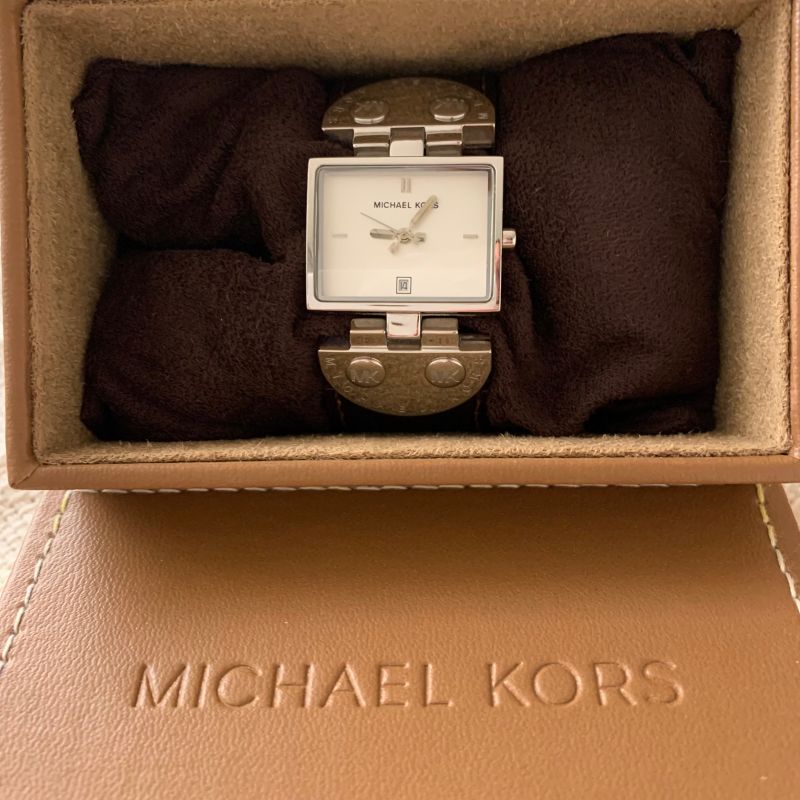 Relogio michael kors hot sale feminino pulseira couro