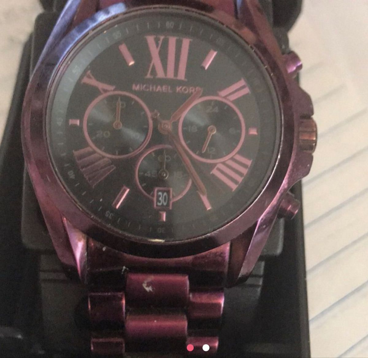 relogio mk roxo