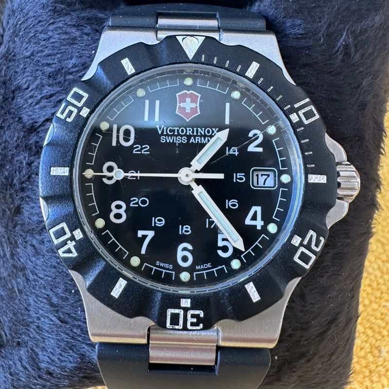 Victorinox Summit XLT 黒 17505682.jpg