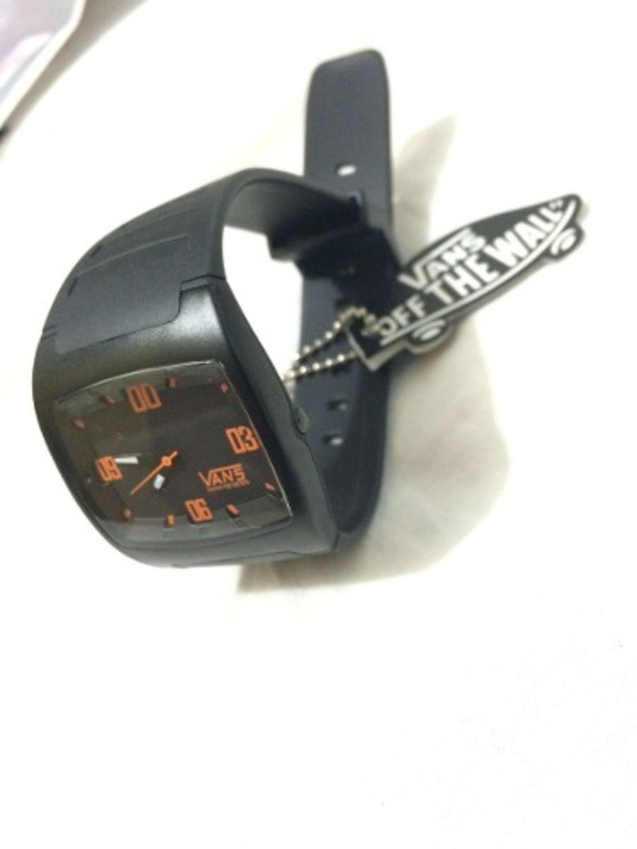 vans off the wall watch