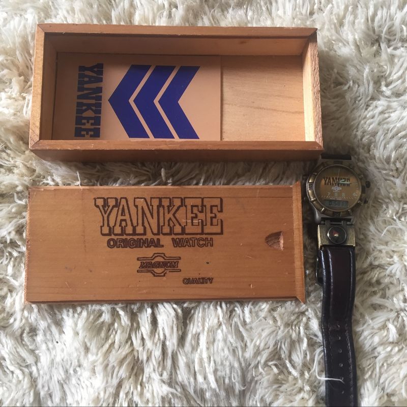 Relógio Yankee Anos 90 | Relógio Masculino Magnum Usado 22886667 | enjoei