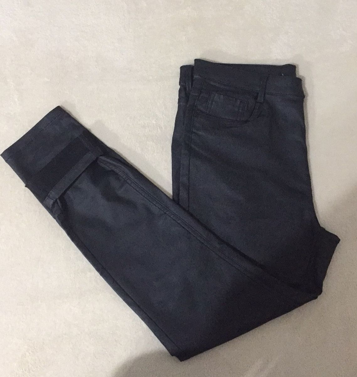 calça resinada renner