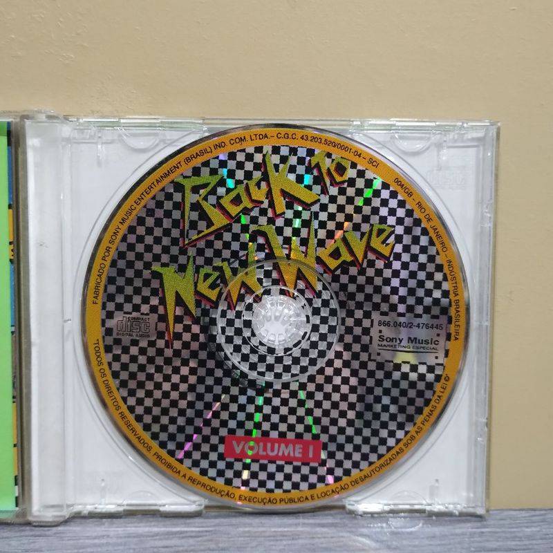 Rock To New Wave - Cd Vol.1 | Sony Music Usado 90631454 | enjoei