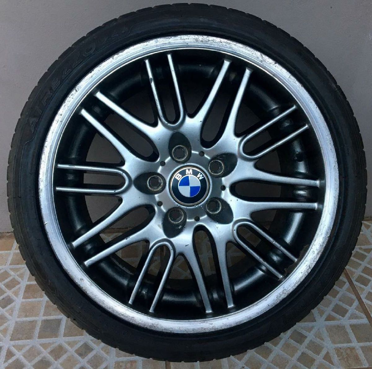 Roda Bmw Aro 18' com Pneu Atrezzo Usado | Carro Bmw Usado 44793458 | enjoei