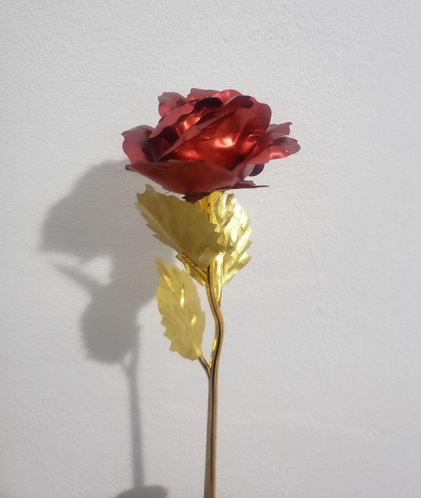 Rosa Artificial Metalizada Dourada, Vermelha e Roxo | Item de Decoração  Importado Nunca Usado 34732821 | enjoei