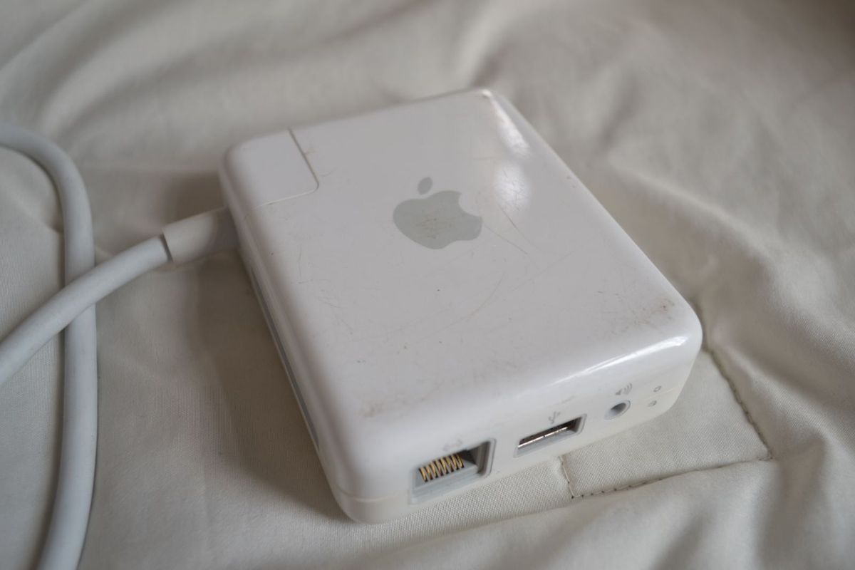 Roteador Apple Airport Express Base Station - Modelo A1264 | Item Info &  Eletro Apple Usado 38099007 | enjoei