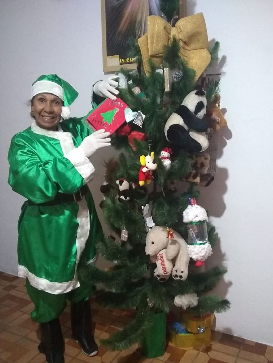 papai noel roupa verde