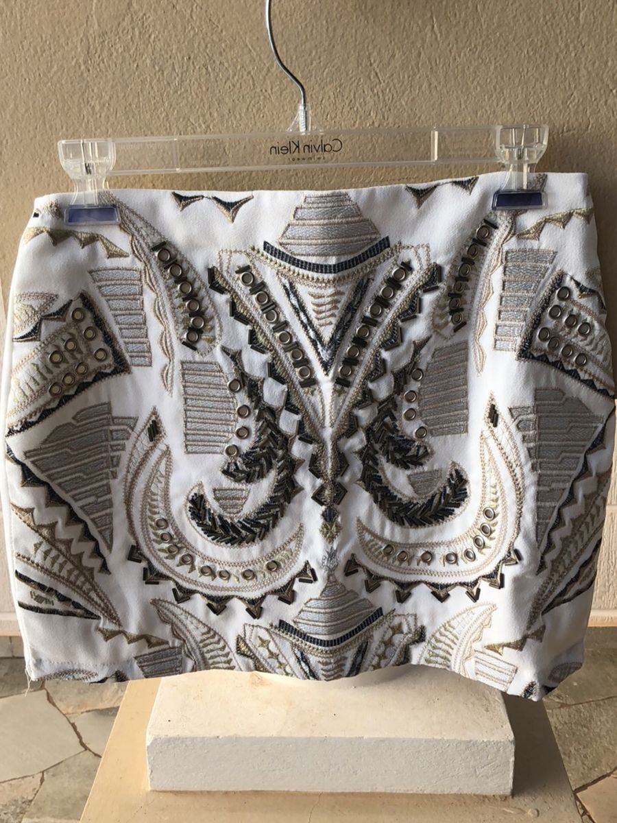 saia bordada pedraria