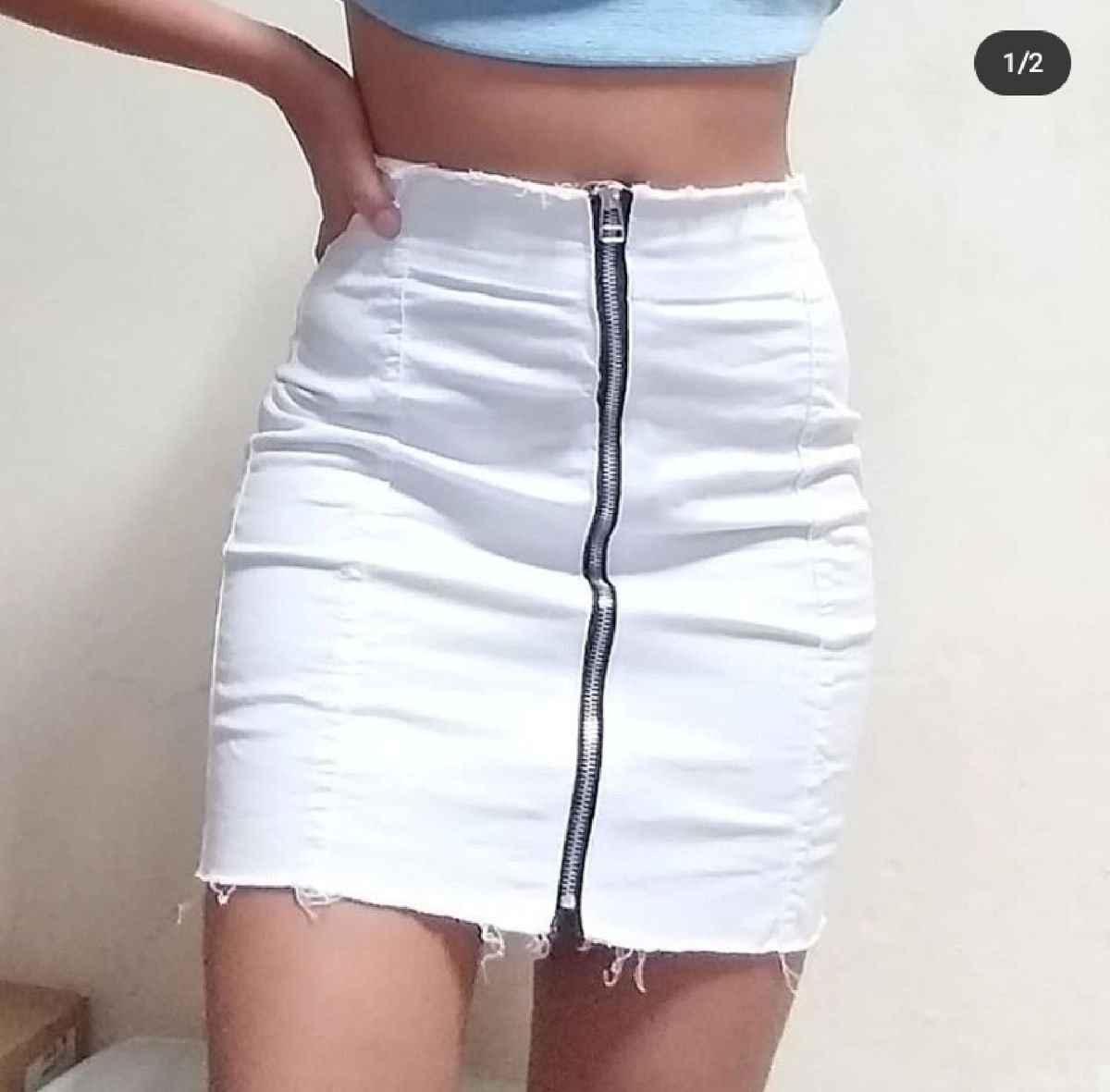 saia branca com ziper