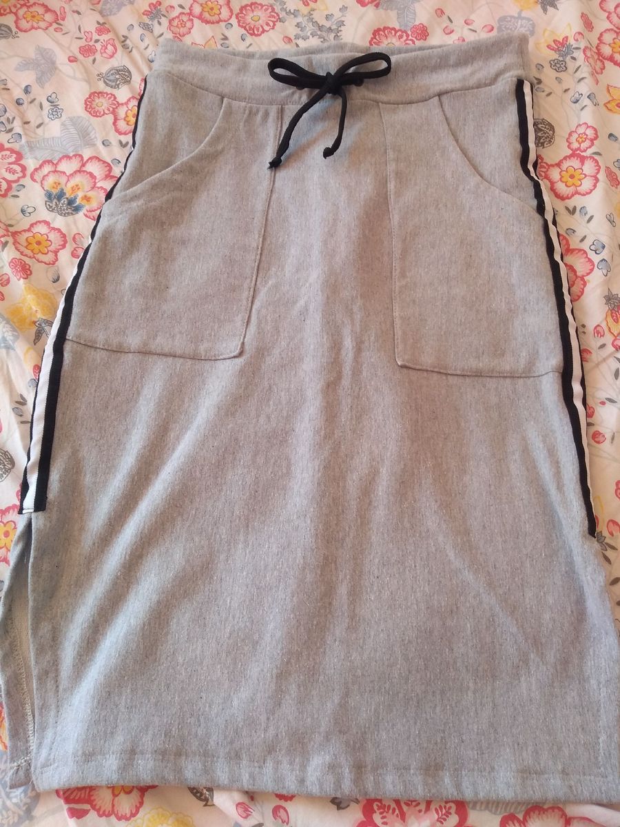 saia de moletom midi