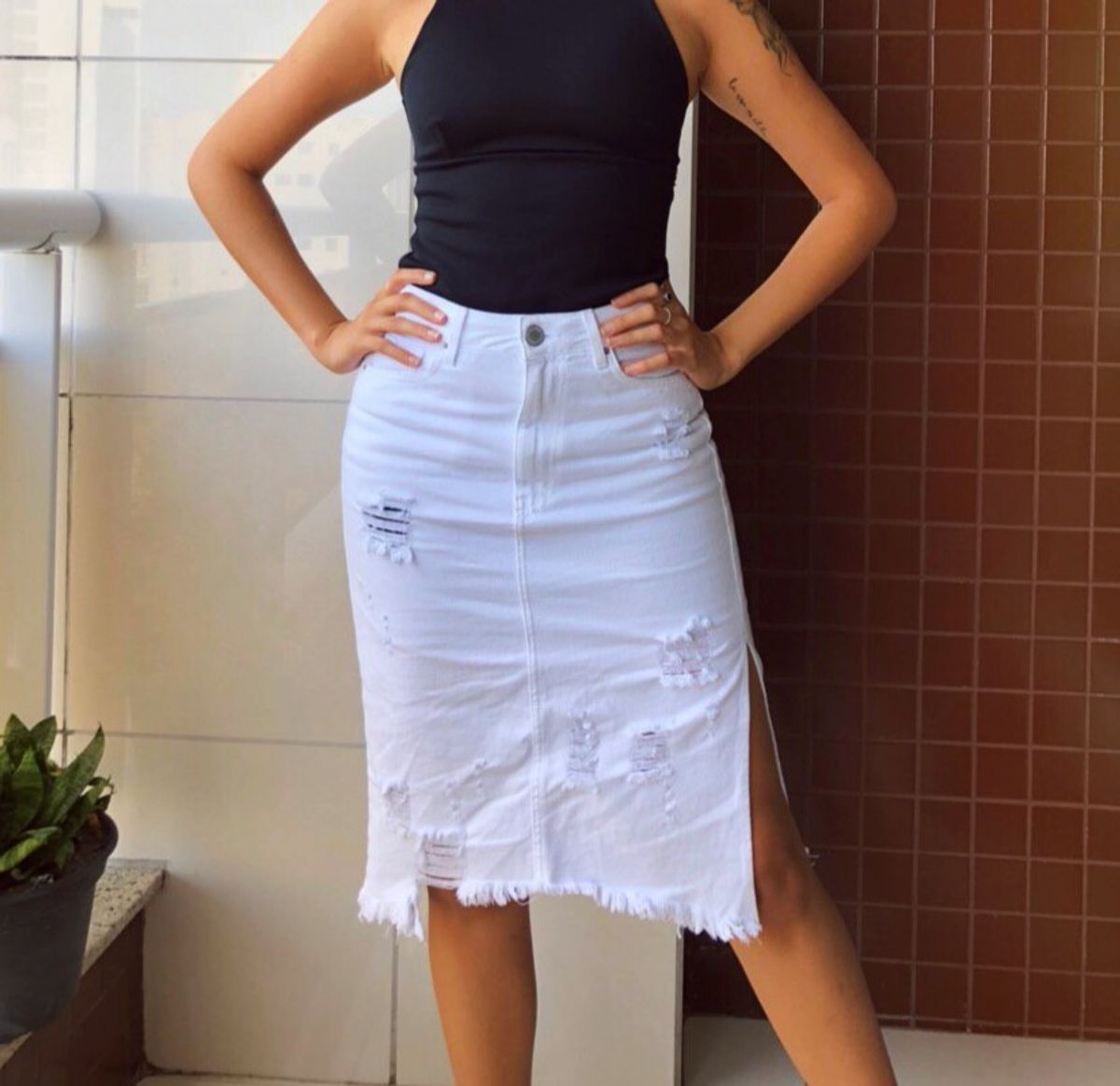 saia jeans midi branca