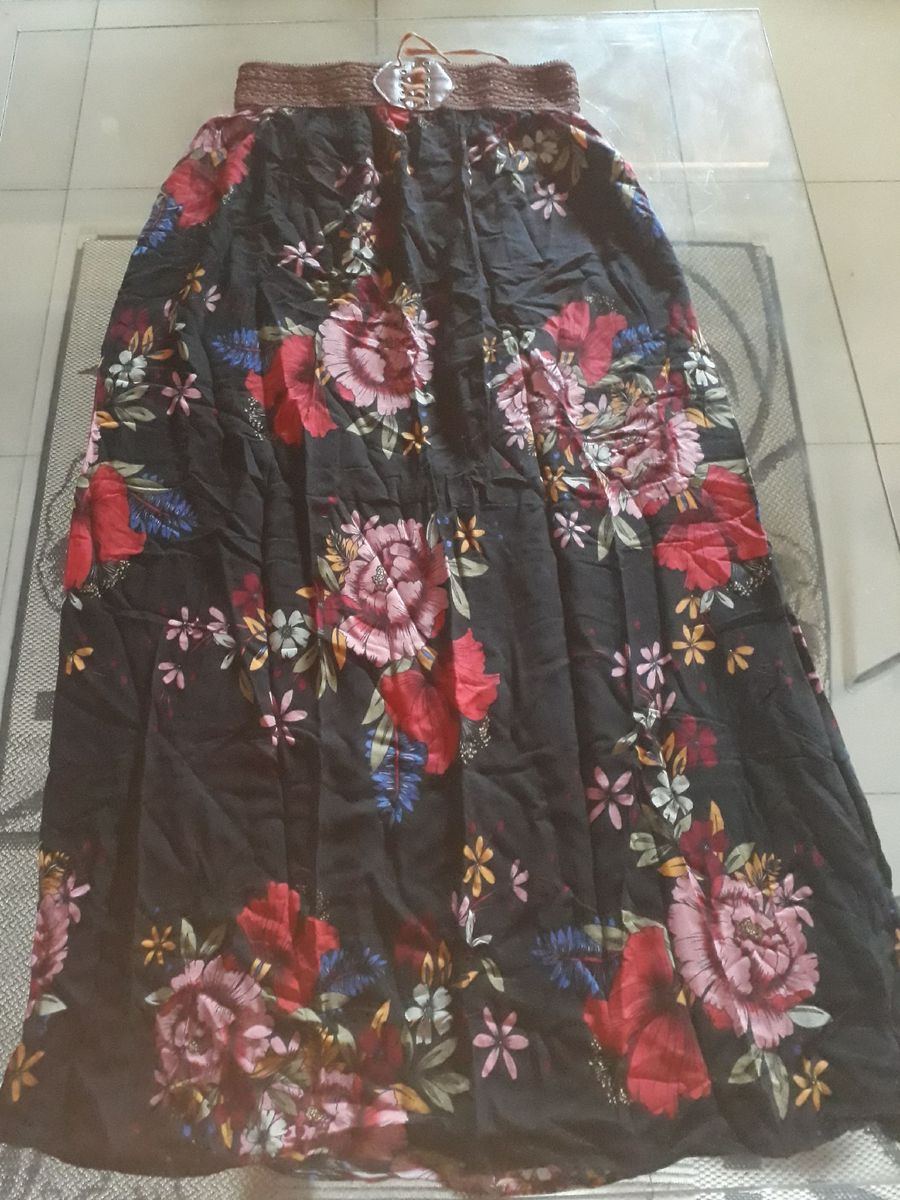 saia longa com cinto embutido