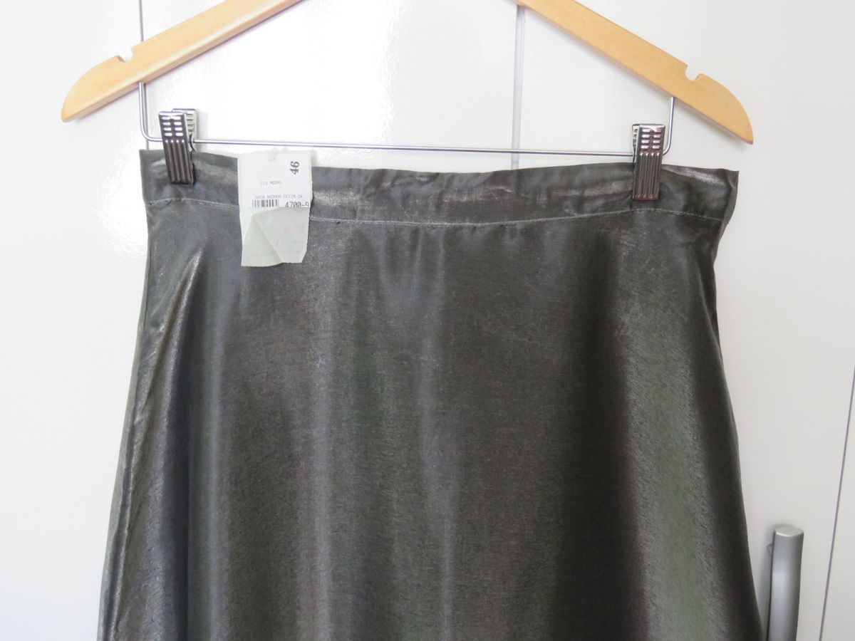 saia longa de cetim rodada