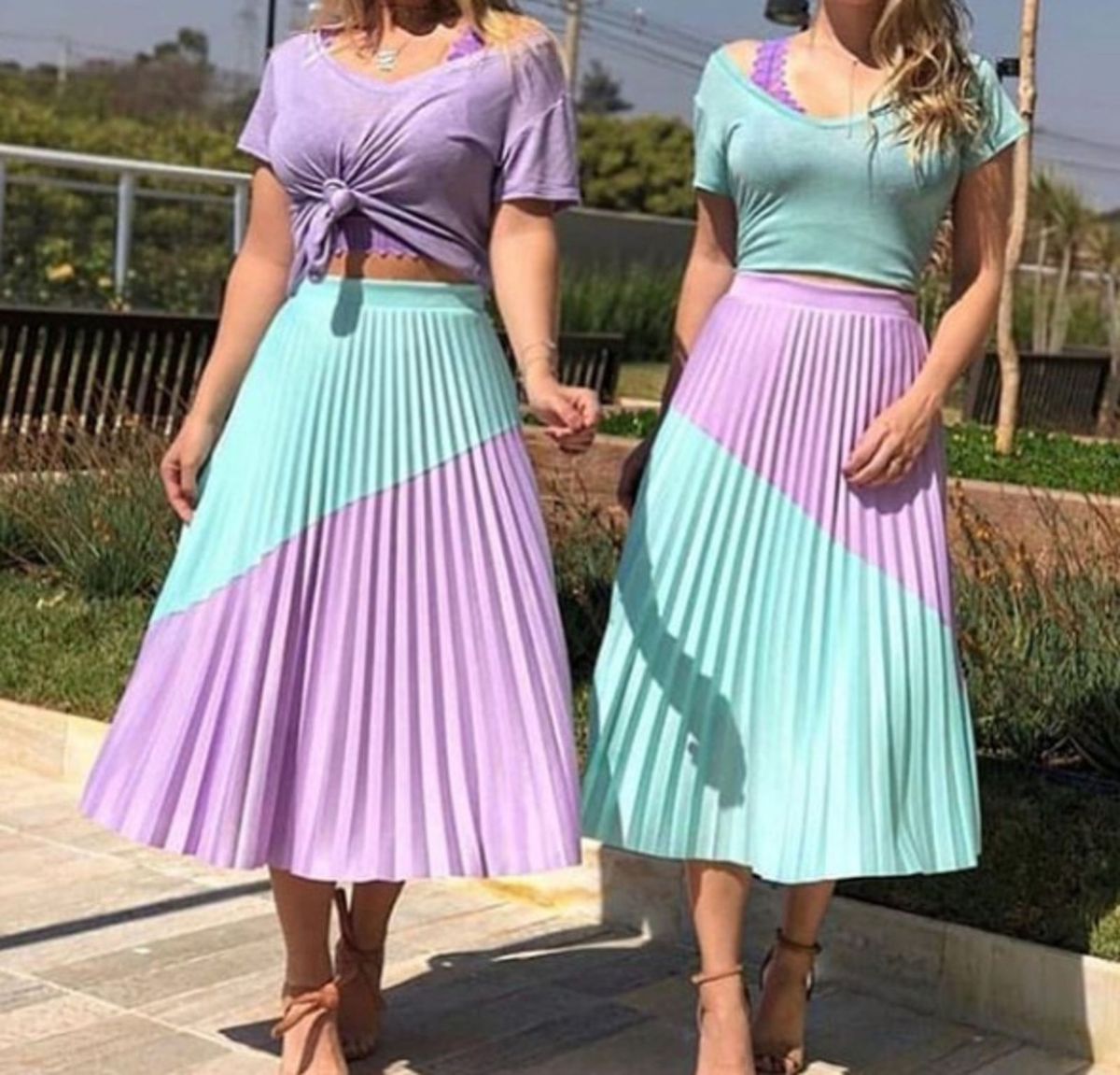 saia plissada midi bicolor