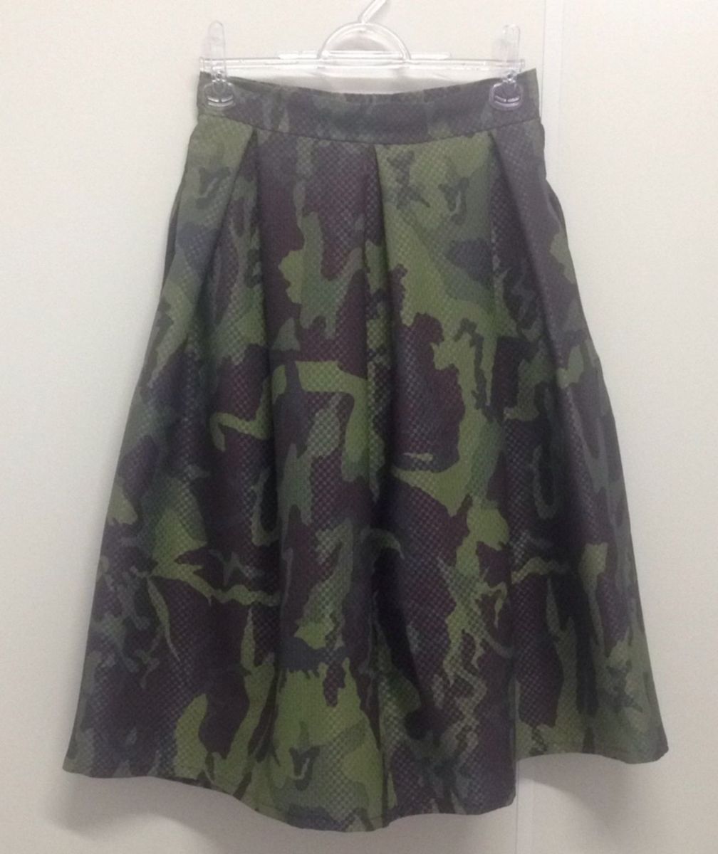 saia midi camuflada