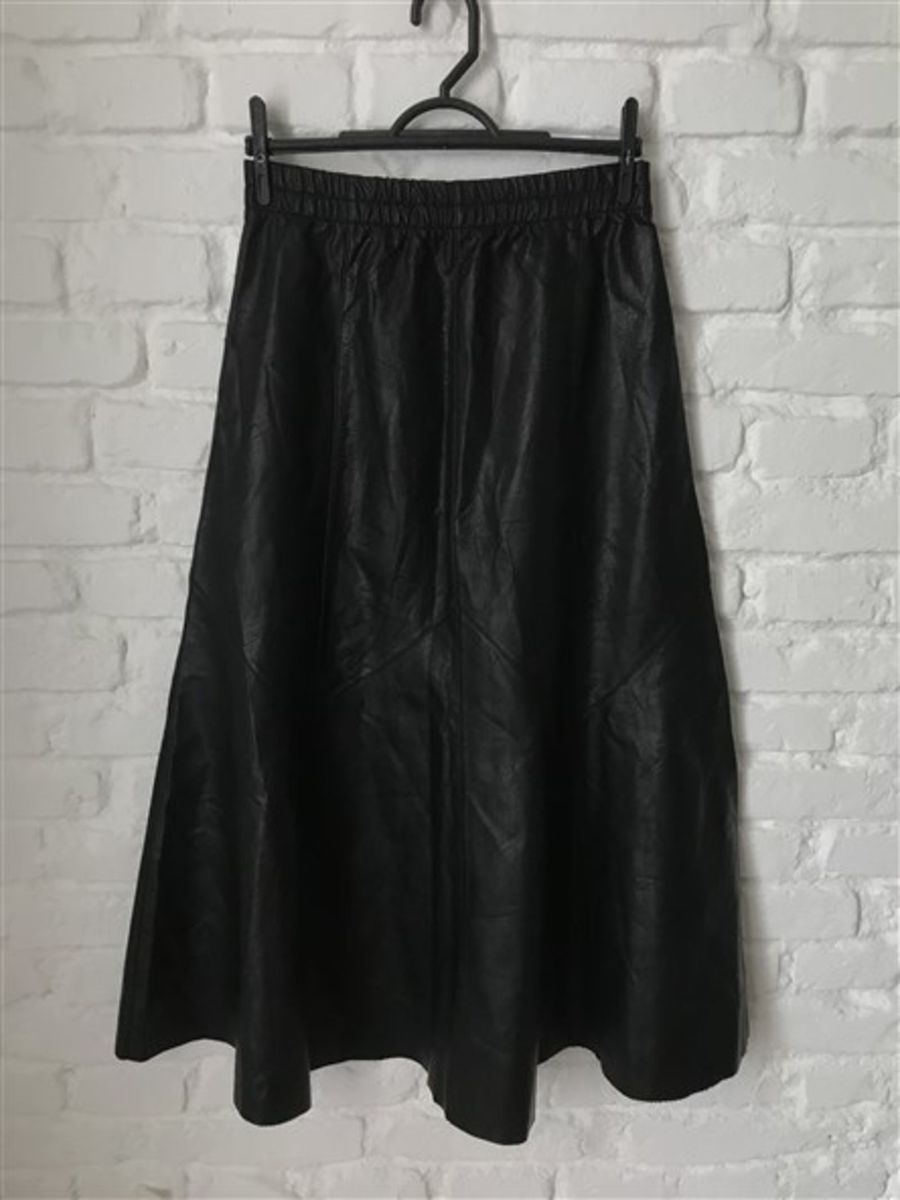 saia midi couro amaro