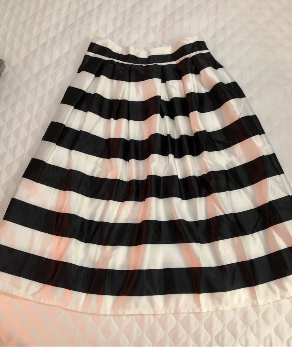 saia midi branca e preta