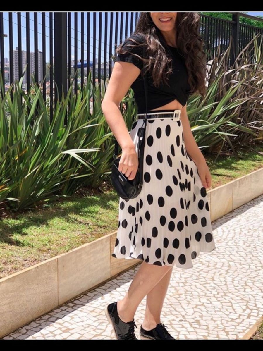 saia plissada de bolinha
