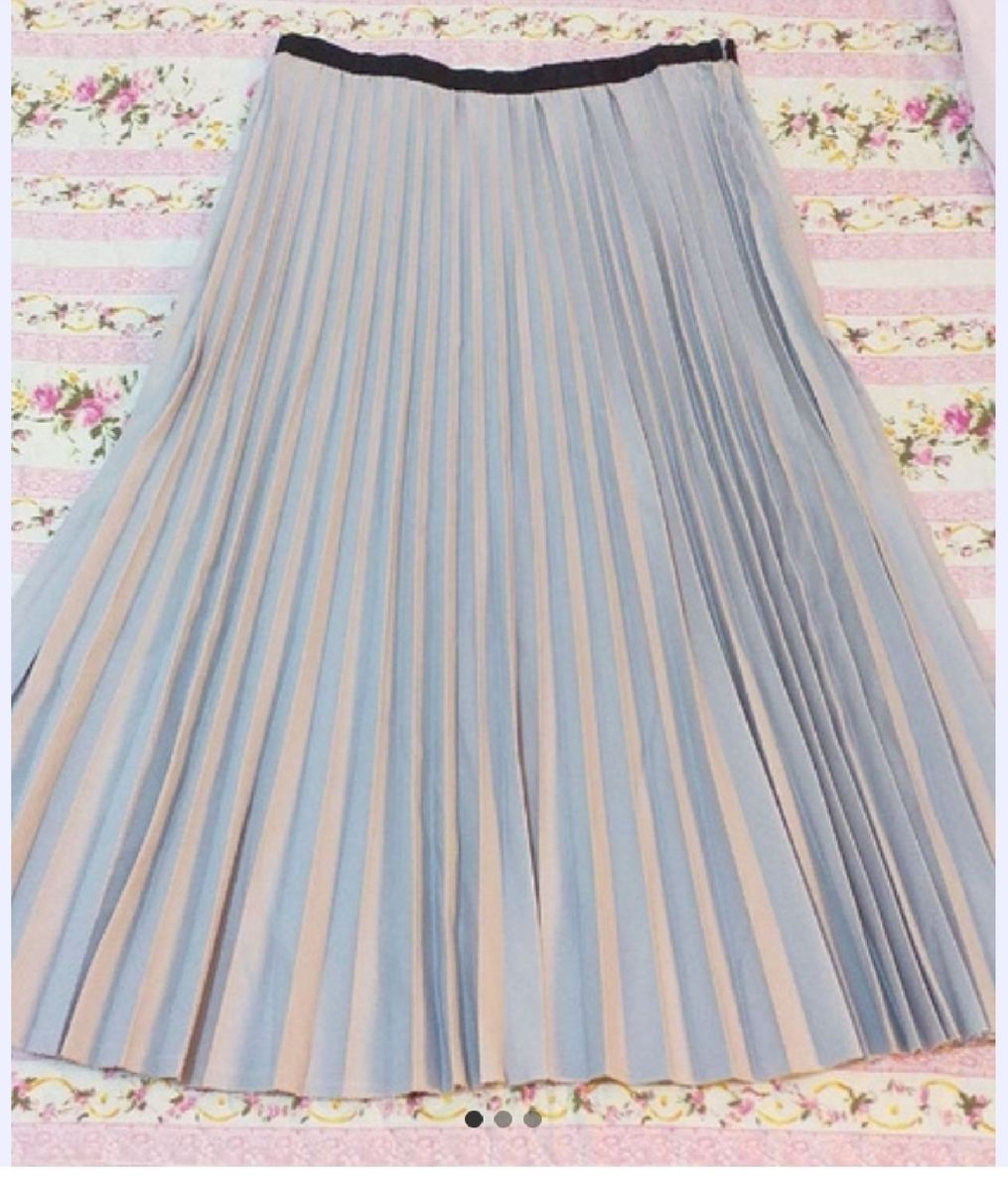 saia plissada midi cinza